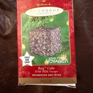 Hallmark Keepsake Star Trek Voyager Cube Ornament